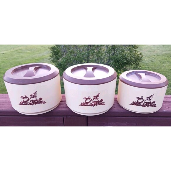 Vintage SET OF 3 Plastic Sterlite Merry Mushroom Canisters w/ Lids Tan & Brown - Picture 1 of 6